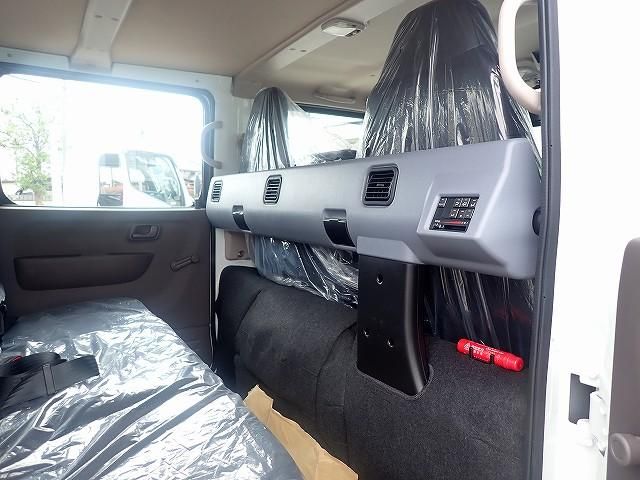 Mitsubishi CANTER 2026-04 8431798-9