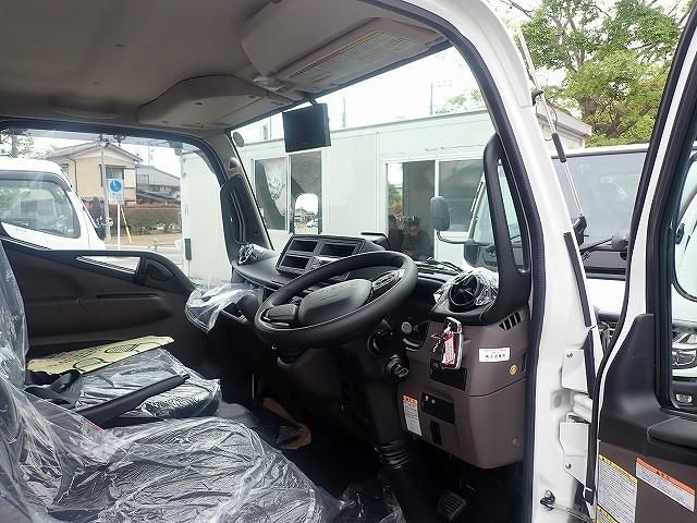 Mitsubishi CANTER 2026-04 8431798-12