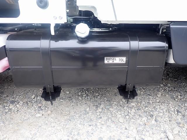 Mitsubishi CANTER 2026-04 8431798-7
