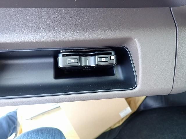 Mitsubishi CANTER 2026-04 8431801-10