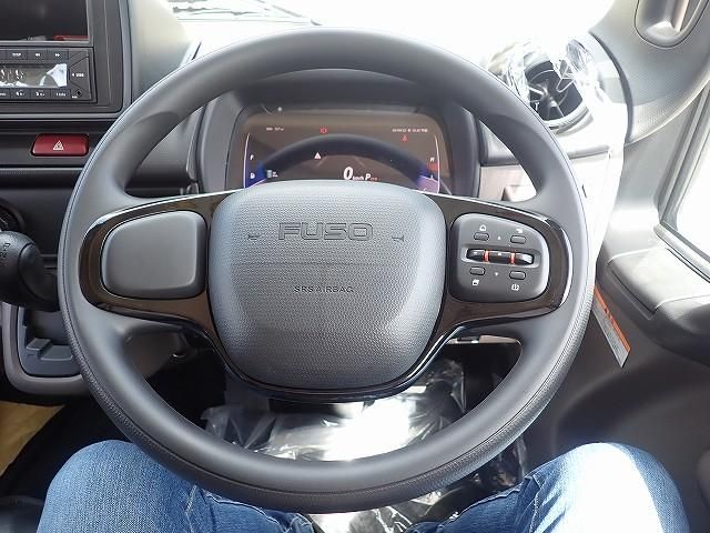 Mitsubishi CANTER 2026-04 8431801-23