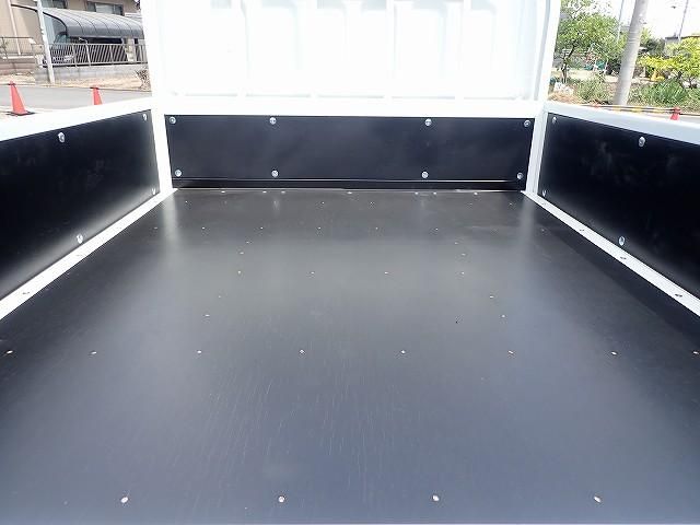 Mitsubishi CANTER 2026-04 8431801-4