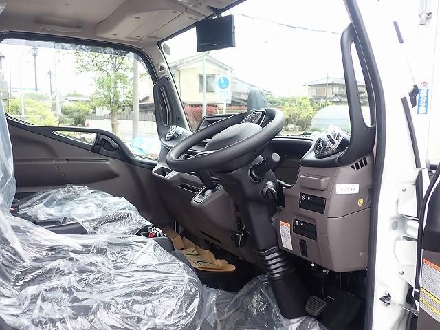 Mitsubishi CANTER 2026-04 8431800-9
