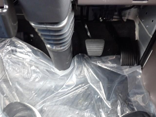 Mitsubishi CANTER 2026-04 8431800-18