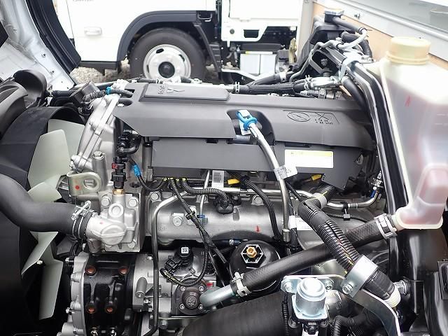 Mitsubishi CANTER 2026-04 8431800-24