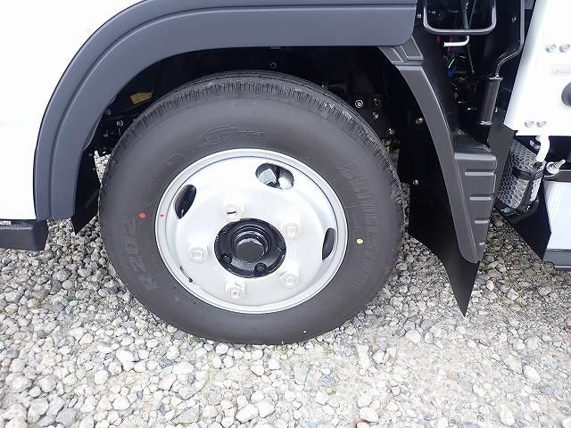 Mitsubishi CANTER 2026-04 8431800-28
