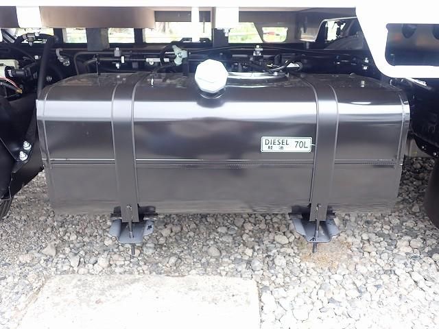 Mitsubishi CANTER 2026-04 8431800-7