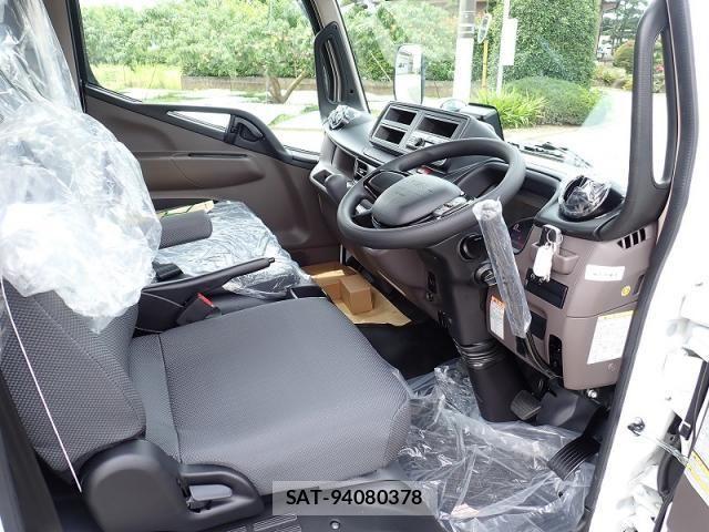Mitsubishi CANTER 2026-04 8457128-9