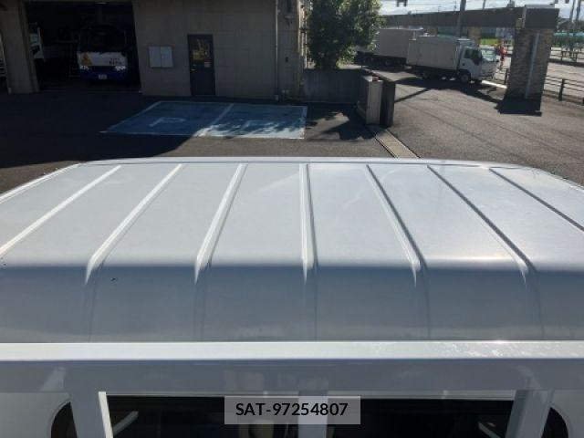 Mitsubishi CANTER 2013-07 8485138-18