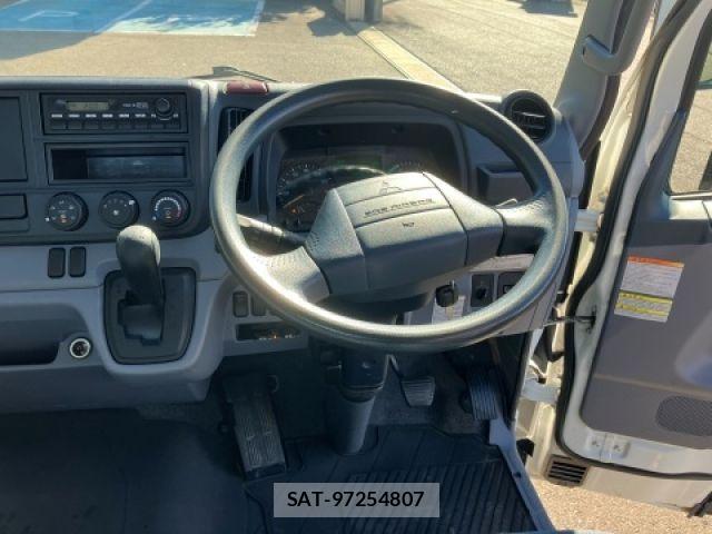 Mitsubishi CANTER 2013-07 8485138-19
