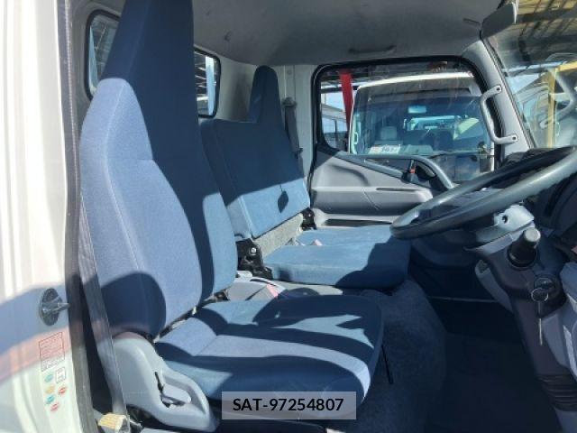 Mitsubishi CANTER 2013-07 8485138-24