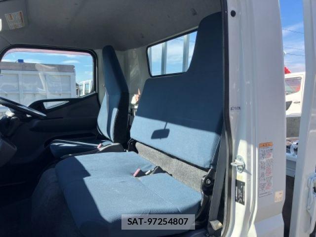 Mitsubishi CANTER 2013-07 8485138-25