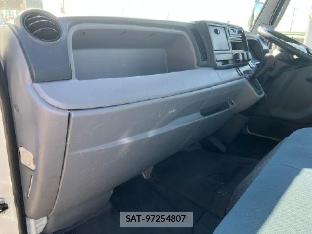 Mitsubishi CANTER 2013-07 8485138-26
