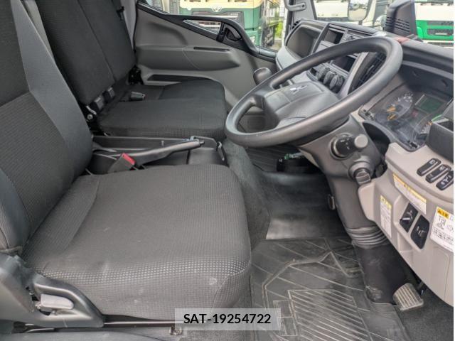 Mitsubishi CANTER 2023-07 8523911-22