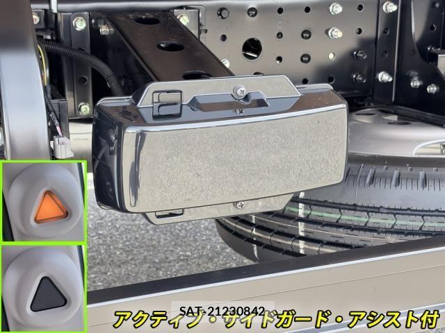 Mitsubishi CANTER 2026-04 8523925-29