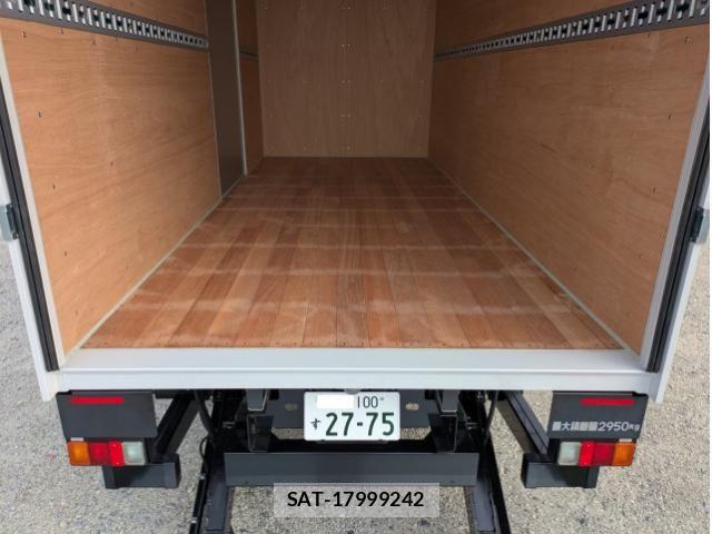 Mitsubishi CANTER 2026-04 8523902-17