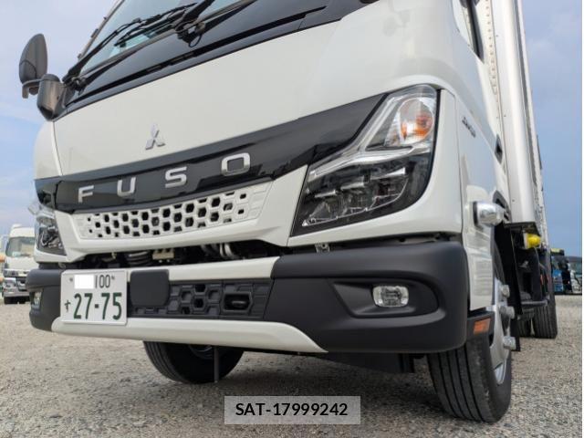 Mitsubishi CANTER 2026-04 8523902-3