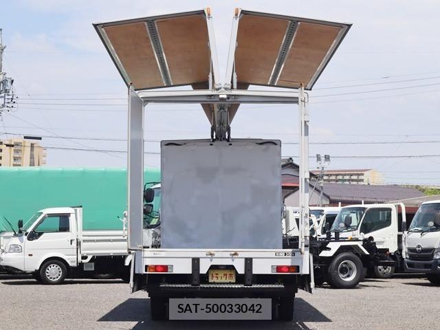 Mitsubishi CANTER 2017-01 8523927-11