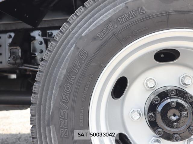 Mitsubishi CANTER 2017-01 8523927-27