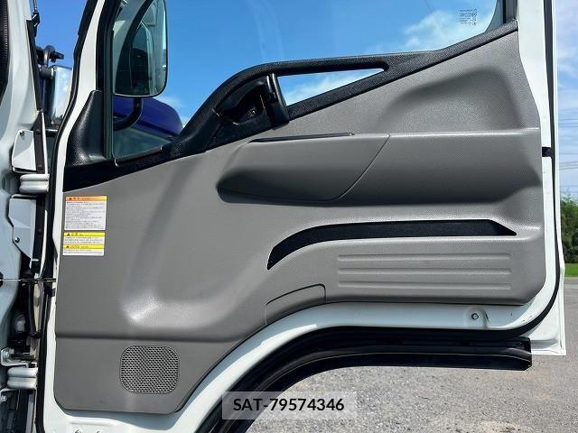 Mitsubishi CANTER 2019-12 8523971-16