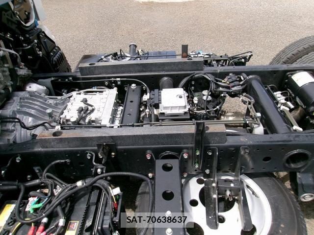Mitsubishi CANTER 2023-10 8523940-12