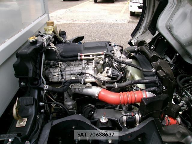 Mitsubishi CANTER 2023-10 8523940-23
