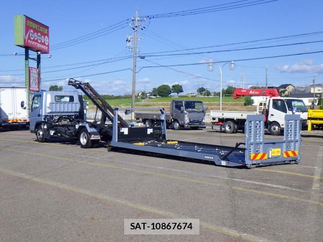 Mitsubishi CANTER 2020-07 8523901-3