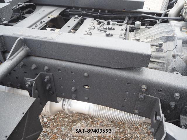 Mitsubishi CANTER 2017-09 8523913-10
