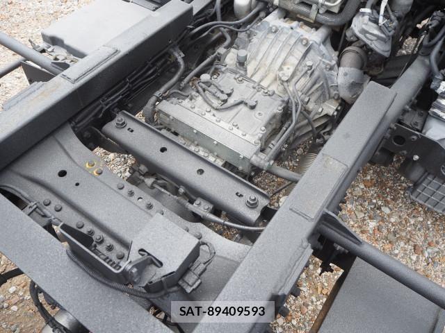 Mitsubishi CANTER 2017-09 8523913-14