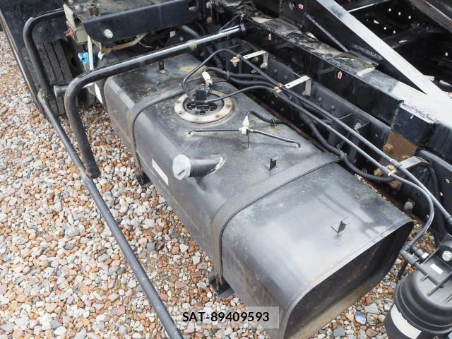 Mitsubishi CANTER 2017-09 8523913-17