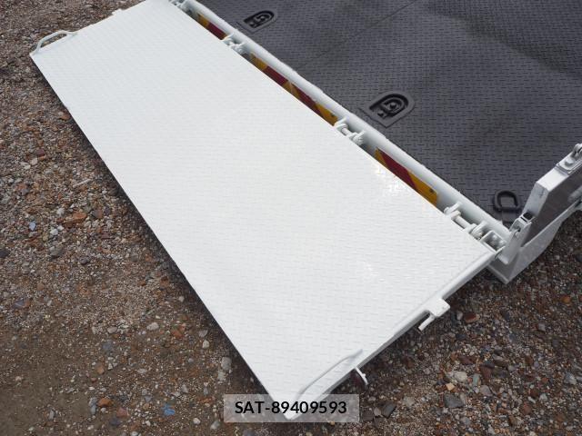 Mitsubishi CANTER 2017-09 8523913-23