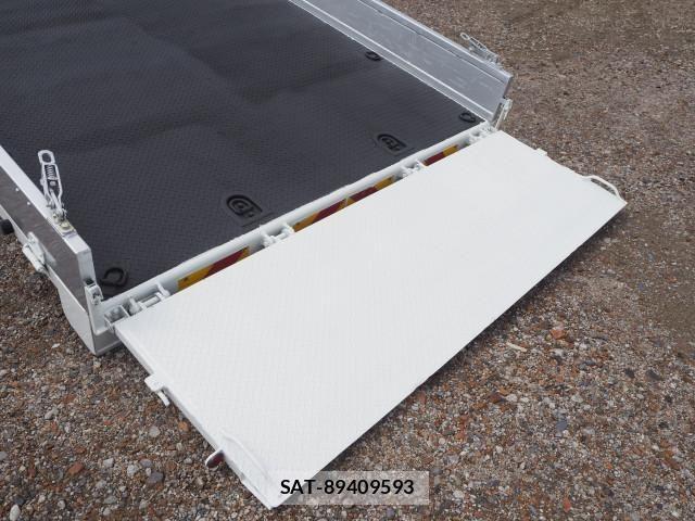 Mitsubishi CANTER 2017-09 8523913-24