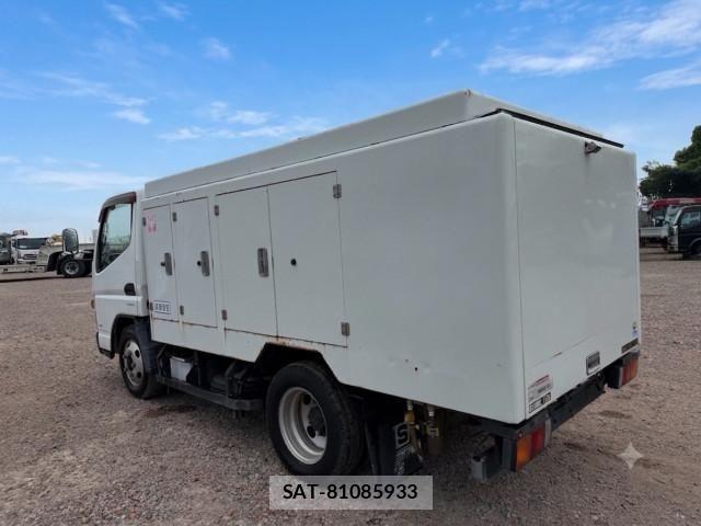 Mitsubishi CANTER 2012-06 8523931-2
