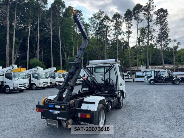 Mitsubishi CANTER 2023-02 8523923-9