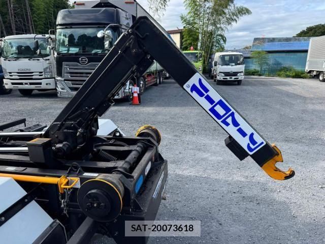 Mitsubishi CANTER 2023-02 8523923-15