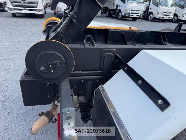 Mitsubishi CANTER 2023-02 8523923-19