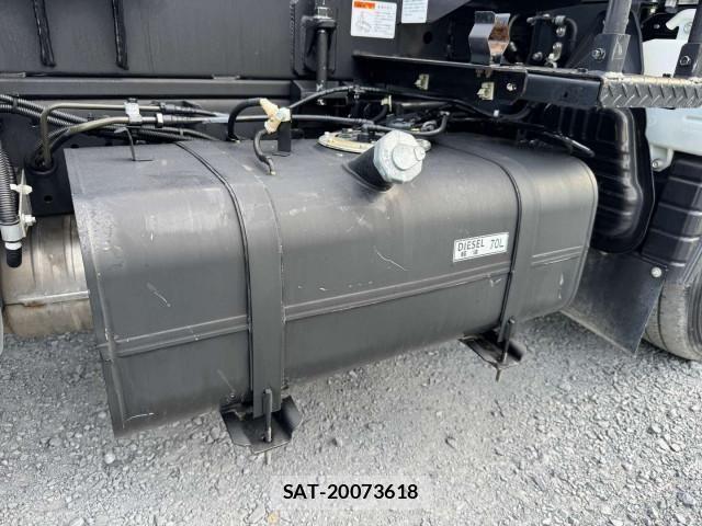 Mitsubishi CANTER 2023-02 8523923-25