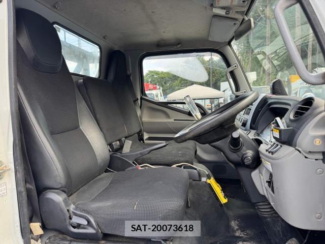 Mitsubishi CANTER 2023-02 8523923-26