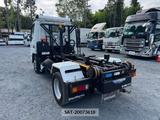 Mitsubishi CANTER 2023-02 8523923-4