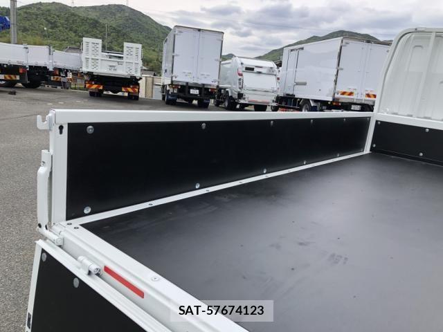 Mitsubishi CANTER 2026-04 8528523-13