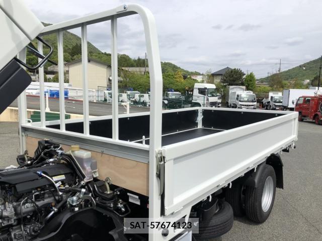Mitsubishi CANTER 2026-04 8528523-22