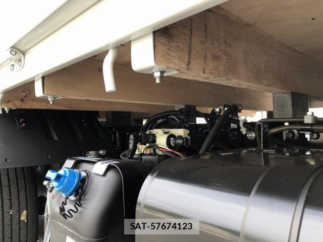 Mitsubishi CANTER 2026-04 8528523-27