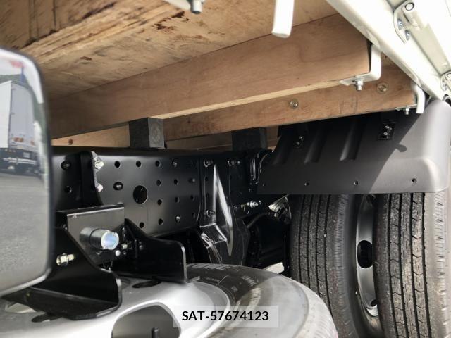 Mitsubishi CANTER 2026-04 8528523-29