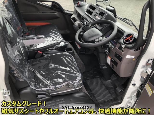 Mitsubishi CANTER 2026-04 8528523-7