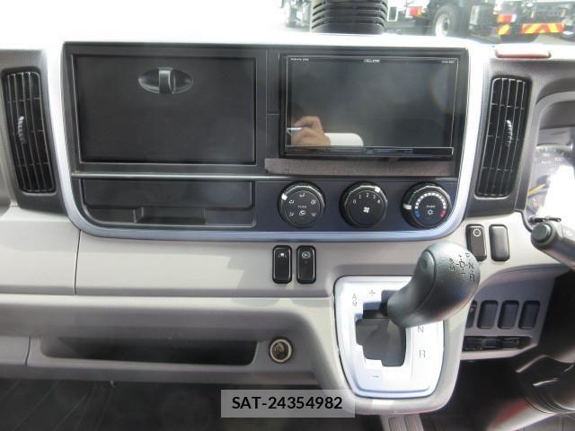 Mitsubishi CANTER 2019-07 8523939-24