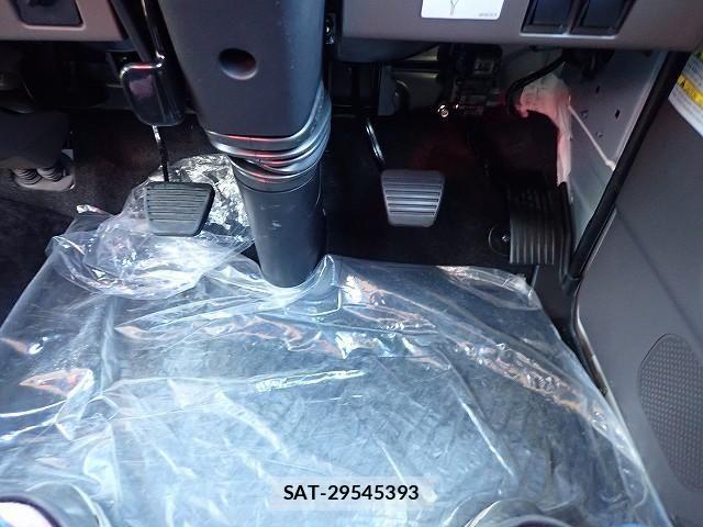 Mitsubishi CANTER 2026-05 8523896-24