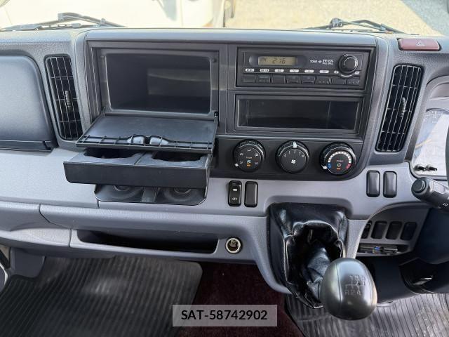 Mitsubishi CANTER 2014-03 8523974-16