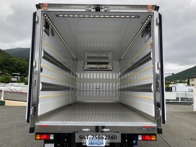 Mitsubishi CANTER 2026-04 8523889-17