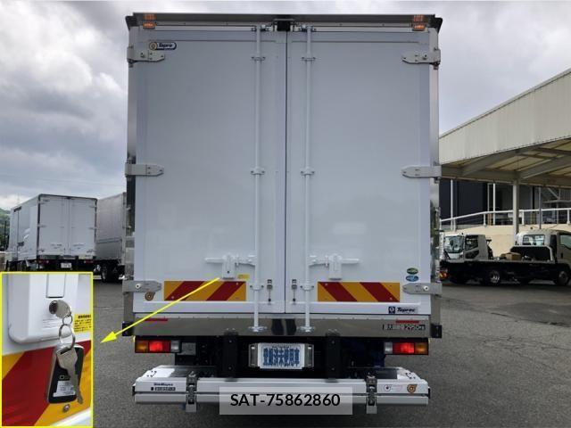 Mitsubishi CANTER 2026-04 8523889-5