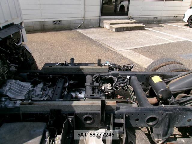 Mitsubishi CANTER 2015-06 8523962-11